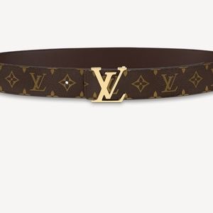 Lv designer monogram. Print type belt